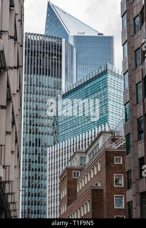 Square Mile grattacieli torre su Lane macinazione nella città di Londra Foto Stock