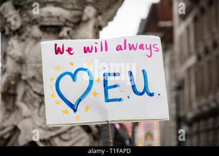 Ci sarà sempre amore Unione europea banner in una manifestazione a Londra Foto Stock