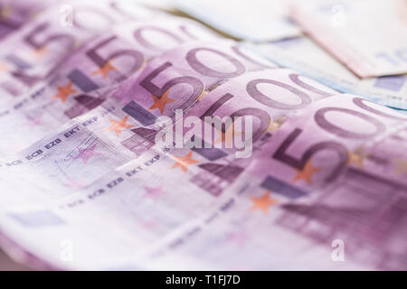 Close-up houndred cinque banconote Denaro e valuta Foto Stock