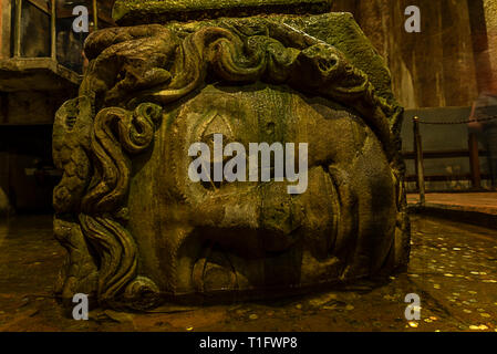 Statua di medusa nella Basilica Cistern Foto Stock