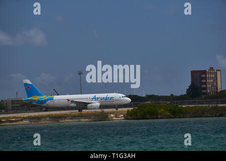 Piano di atterraggio in aeroporto di Aruba Foto Stock