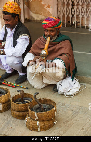 Indian incantatori di serpenti Foto Stock