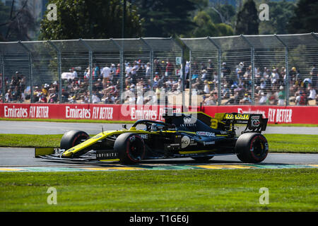 MELBOURNE, Australia - 16 Marzo: Daniel Ricciardo del Team Renault F1 durante la terza sessione di prove libere il giorno 3 del 2019 Formula 1 Australian Grand Prix Foto Stock