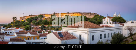 Castello di Castro Marim, Algarve, al tramonto Foto Stock