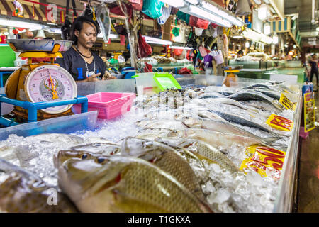 Il Banzaan locale mercato alimentare a Patong Tailandia Foto Stock