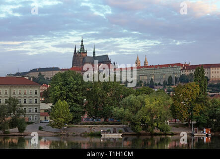 Praga. Vista del castello (hrad) Foto Stock