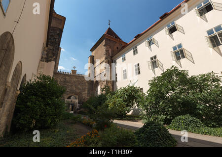 Territorio della chiesa Maltese a Praga (Chiesa di Nostra Signora al di sotto della catena, Kostel Panny Marie retezem pod) Foto Stock