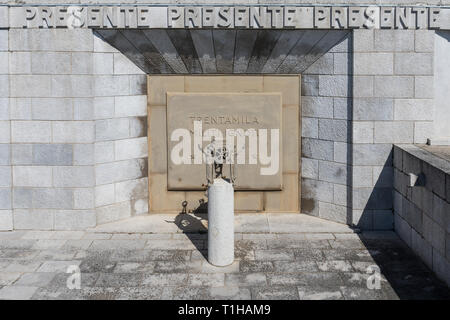 Il Memoriale di Redipuglia, il più grande memoriale dedicato ai soldati caduti nella Prima Guerra Mondiale - Fogliano Redipuglia, Friuli Venezia Giulia, Italia Foto Stock