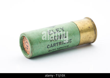 Un vecchio Eley ACME caso carta 12 gauge, o foro, fucile cartuccia con un fatturato laminato chiusura caricato con n. 5 pallini di piombo. Raccolta cartrid shotgun Foto Stock