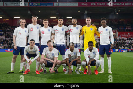 Bournemouth, Regno Unito. 26 Mar, 2019. Inghilterra pre corrisponde una foto del team durante la International amichevole tra Inghilterra U21 e Germania U21 a Goldsands Stadium, Bournemouth, Inghilterra il 26 marzo 2019. Foto di Andy Rowland. Credito: Andrew Rowland/Alamy Live News Foto Stock