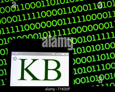 L'Ucraina. 27 Mar, 2019. In questa foto illustrazione un Kingboard Chemical Holdings logo che si vede visualizzato su un telefono intelligente. Credito: Igor Golovniov SOPA/images/ZUMA filo/Alamy Live News Foto Stock