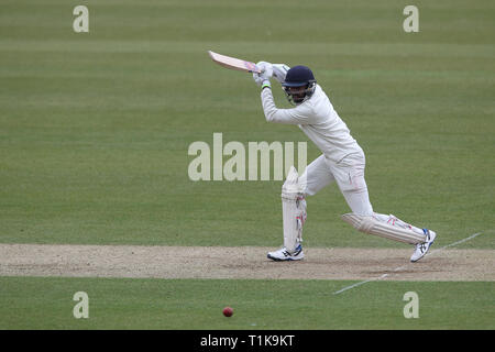 CHESTER LE STREET, Regno Unito 27MARZO Abhiraj Singh di Durham MCCU batting durante l'Università MCC match tra Durham County Cricket Club e Durham MCCU a Emirates Riverside, Chester le street mercoledì 27 marzo 2019. (Credit: Mark Fletcher | MI News ) Credito: MI News & Sport /Alamy Live News Foto Stock