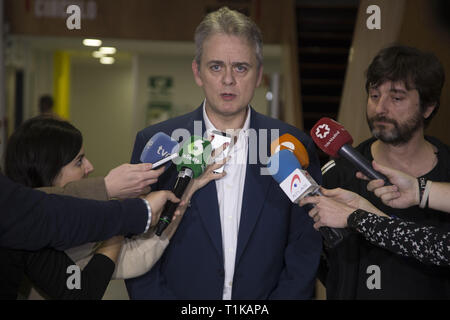 Madrid, Spagna. 26 Mar, 2019. Héctor Illueca, candidato per vice nei seguenti spagnolo elezioni generali per Valencia visto che parla ai media.Il dibattito politico a Madrid del partito politico Podems con la partecipazione di Vice Rafael Mayoral e il candidato per la Comunità valenciana, Hector Ilueca. Il dibattito è stato dietro le porte chiuse. Credito: Lito Lizana/SOPA Immagini/ZUMA filo/Alamy Live News Foto Stock