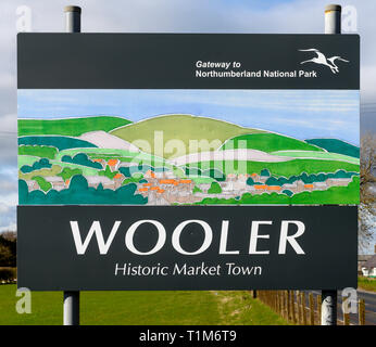 Benvenuto a Wooler storica città mercato segno, Wooler, Northumberland, England, Regno Unito Foto Stock