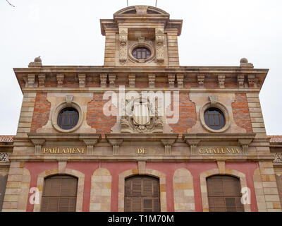 Palau del Parlament de Catalunya (Palazzo del Parlamento della Catalogna) facciata, Barcellona, Spagna Foto Stock