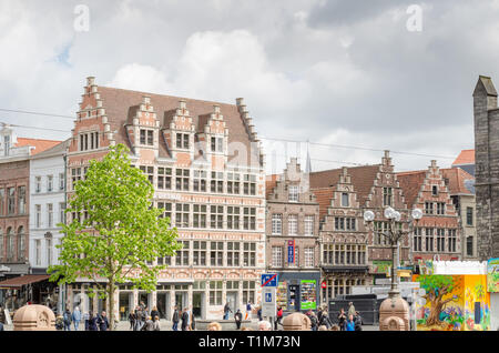 GHENT, Belgio - 16 Aprile 2017: facciata di edificio nel centro storico di Ghent, Belgio Foto Stock