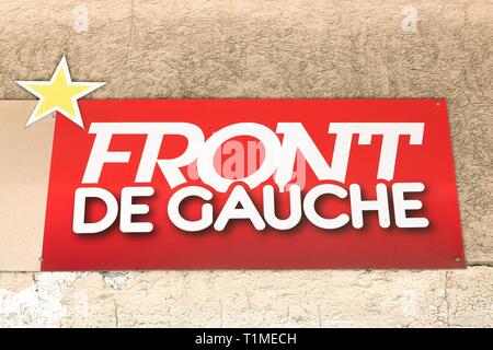 Sete, Francia - luglio 3, 2018: il Logo del Front de Gauche su una parete. Parte anteriore sinistra denominato Front de gauche in francese è un francese di alleanza elettorale Foto Stock