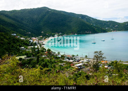 Smuggler's Cove Tortola è la più grande delle Isole Vergini Britanniche nei Caraibi. Esso dispone di numerose spiagge di sabbia bianca, compresi la canna giardino B Foto Stock