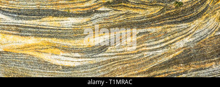 Verde, giallo, grigio le rocce sedimentarie - colorata rock strati formati attraverso la cementazione e la deposizione - abstract graphic design sfondi, pattern Foto Stock