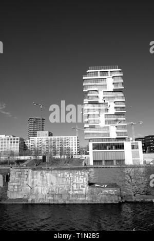 Edificio Bauhaus e si affaccia sul fiume Sprea a Berlino Germania Foto Stock