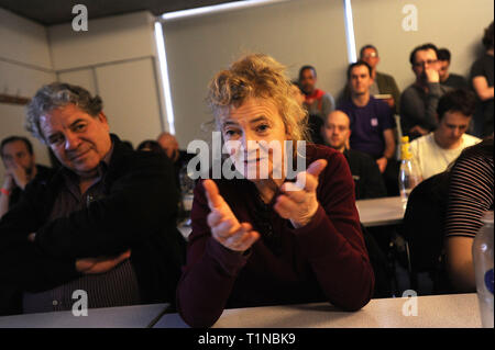 Londra, Inghilterra. 16 marzo, 2019. Vanessa Baird, scrittore, giornalista e co-editor del New Internationalist Magazine, contribuisce alla discussione Foto Stock