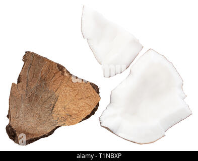 Pezzi di cocco isolato su sfondo bianco con percorso di clipping. Foto Stock