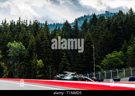 Spielberg/Austria - 06/29/2018 - #44 Lewis Hamilton (GBR) nella sua Mercedes W09 nel corso del PQ2 al Red Bull Ring in anticipo del 2018 Austrian Grand Prix Foto Stock