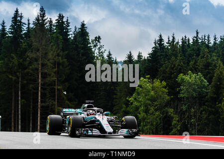 Spielberg/Austria - 06/29/2018 - #44 Lewis Hamilton (GBR) nella sua Mercedes W09 nel corso del PQ2 al Red Bull Ring in anticipo del 2018 Austrian Grand Prix Foto Stock