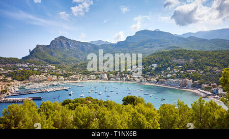 Vista panoramica di Port de Soller, Mallorca, Spagna. Foto Stock