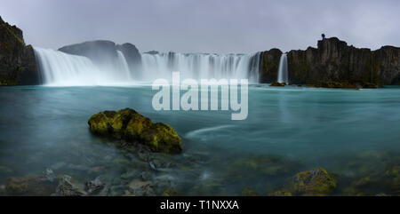 Godafoss, una delle più famose cascate in Islanda. Foto Stock