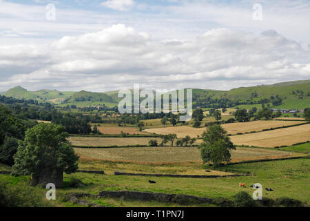 Dovedale, Staffordshire Derbyshire Border, Peak District National Park England UK, English Farming land Parkhouse Hill. Campagna britannica Foto Stock