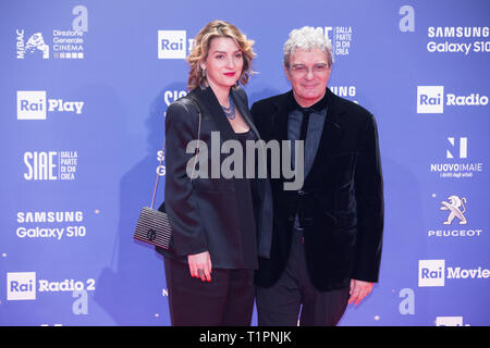 Roma, Italia. 28 Mar, 2019. Mario Martone e sua moglie Ippolita Di Majo Red Carpet per la 64a edizione del David di Donatello, i premi per il cinema italiano Credito: Matteo Nardone/Pacific Press/Alamy Live News Foto Stock