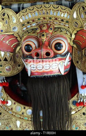 Bali Barong e Rangda utilizzato in Bali tradizionale danza religiosa Foto Stock