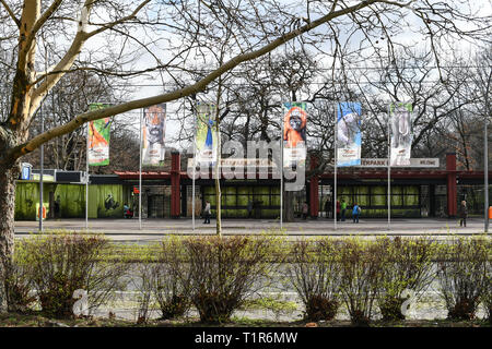 Berlino, Germania. 26 Mar, 2019. L'ingresso del Tierpark Berlin in Friedrichsfelde. Credito: Jens Kalaene/dpa-Zentralbild/ZB/dpa/Alamy Live News Foto Stock