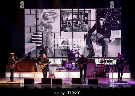 Hannover, Deutschland. 26 Mar, 2019. Gli analoghi eseguire 'l'Album Bianco' im Theater am Aegi. Hannover, 26.03.2019 | Verwendung weltweit Credito: dpa/Alamy Live News Foto Stock