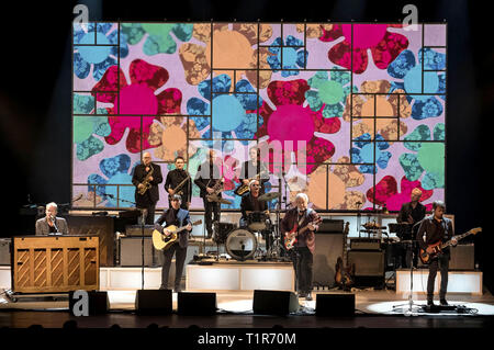 Hannover, Deutschland. 26 Mar, 2019. Gli analoghi eseguire 'l'Album Bianco' im Theater am Aegi. Hannover, 26.03.2019 | Verwendung weltweit Credito: dpa/Alamy Live News Foto Stock