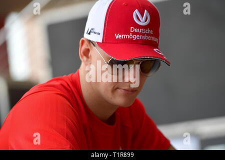 Sakhir, Bahrain. 28 Mar, 2019. 28.03.2019, il Circuito Internazionale del Bahrain, Sakhir, FORMULA 1 GULF AIR BAHRAIN GRAND PRIX 2019, foto di Formula 2 driver Mick Schumacher foto © nordphoto/Bratic | Utilizzo di credito in tutto il mondo: dpa/Alamy Live News Foto Stock