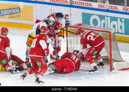 Losanna, Svizzera. 28 marzo, 2019. LNA svizzera di hockey su ghiaccio HC LOSANNA VS EV ZUG - Lausanne Hc Vs RV Zug a Vaudoise Arena, Losanna (Playoff, semi-finale atto II), 28-03-2019. Credito: Eric Dubost/Alamy Live News Foto Stock