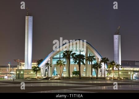 DOHA, Qatar - 20 agosto 2013: Aspire Masjid, la moschea in zona aspirano a Doha in Qatar Foto Stock