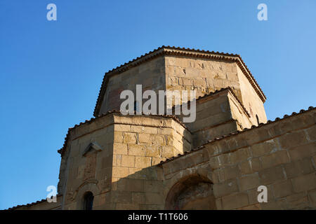 Foto e immagini del monastero di Jvari, un sesto secolo Georgian monastero ortodosso nei pressi di Mtskheta, Georgia orientale. Un sito Patrimonio Mondiale dell'UNESCO. Il JVA Foto Stock