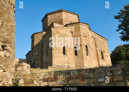 Foto e immagini del monastero di Jvari, un sesto secolo Georgian monastero ortodosso nei pressi di Mtskheta, Georgia orientale. Un sito Patrimonio Mondiale dell'UNESCO. Il JVA Foto Stock