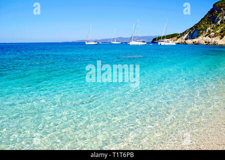 Paesaggio di mare turchese a Ithaca o Itaca isola Grecia Foto Stock