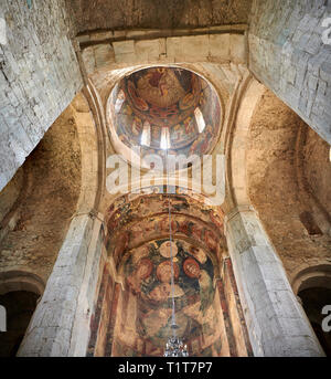 Foto e immagini degli interni e degli affreschi del Samtavisi Cattedrale Ortodossa Georgiana, XI secolo, Shida Karti Regione, Georgia (paese) integrato Foto Stock