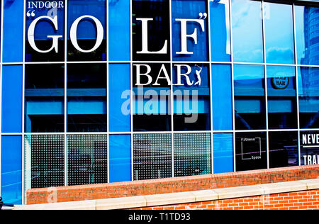 Il Golf Bar Fitness Center, granaio Wharfe, Leeds, Inghilterra Foto Stock