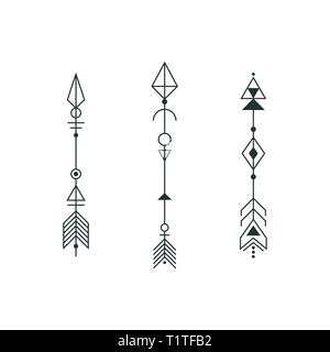Serie di un grafico delle frecce per tattoo design. Il minimalismo di vettore, geometria, hipster gli elementi di design. Illustrazione Vettoriale