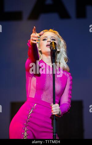 NORRKÖPING 2016-06-30 Zara Larsson sulla Luna scena, Bråvalla festival, giovedì, appena al di fuori di Norrköping. Foto Jeppe Gustafsson Foto Stock