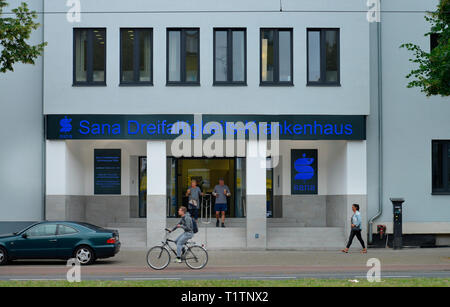 Sana Dreifaltigkeits-Krankenhaus, Aachener Strasse, Koeln, Nordrhein-Westfalen, Deutschland Foto Stock