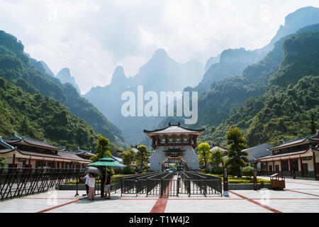 Ingresso alla montagna Tianmen in Zhangjiajie, nella provincia del Hunan, Cina Foto Stock
