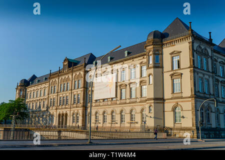 Museum fuer Kunst und Gewerbe, Steintorplatz, St. Georg, Amburgo Foto Stock