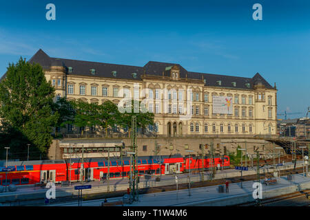 Museum fuer Kunst und Gewerbe, Steintorplatz, St. Georg, Amburgo Foto Stock